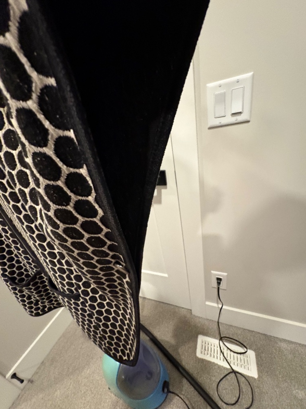 Joseph Ribkoff Poncho - Picture 5 of 6